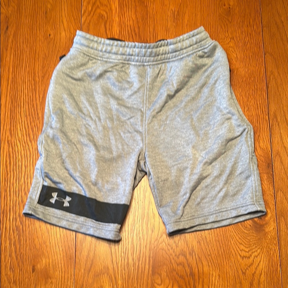 Under Armour Men's Gray Athletic Shorts